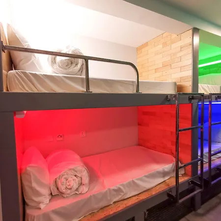 Cwtsh Hostel Central Swansea, Social & Modern, Near Train Station-3